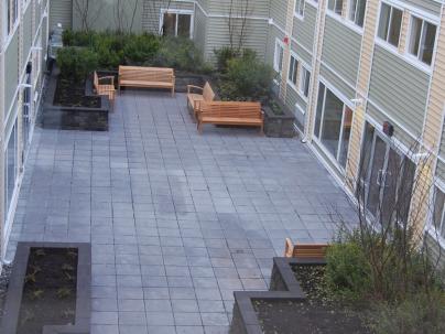 Courtyard of Richmond Lions Manor Bridgeport